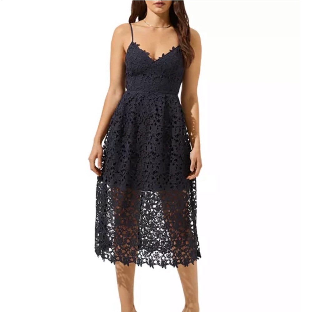 ASTR THE LABEL Lace Illusion Midi Dress